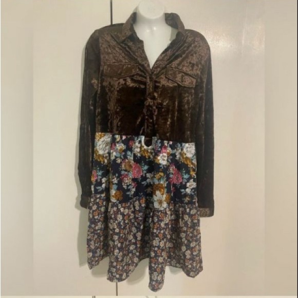 ODDY Velvet Dress! Only worn once! - Picture 3 of 3